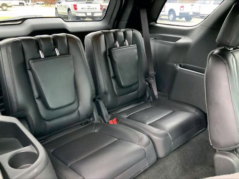 Used 2013 Ford Explorer Limited image 18