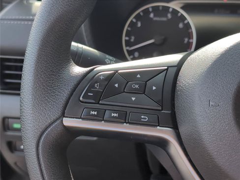 Used 2024 Nissan Sentra SV FWD image 30
