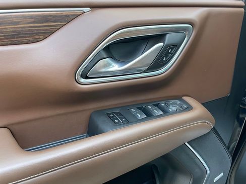 Used 2023 Chevrolet Tahoe High Country image 11