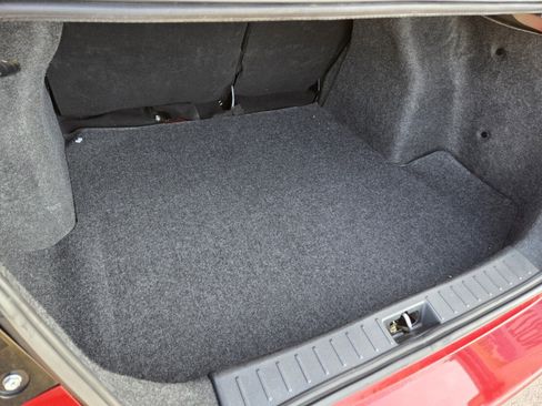 Used 2022 Nissan Versa SV FWD image 11