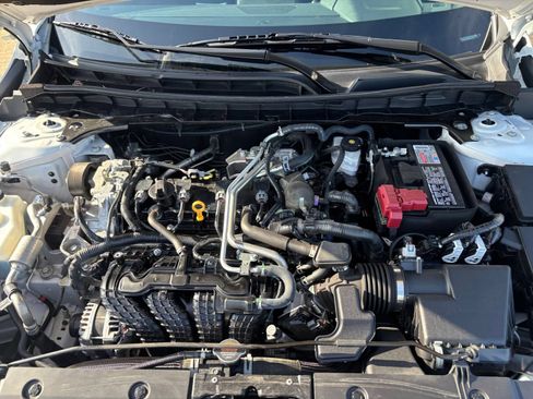 Used 2025 Nissan Altima 2.5 SV FWD image 31