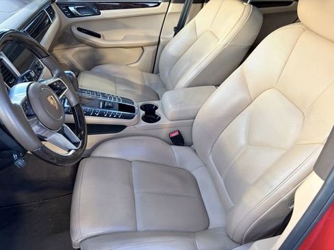 Used 2018 Porsche Macan GTS image 9