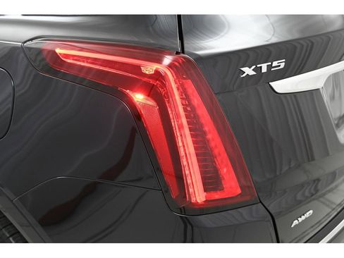 Certified 2021 Cadillac XT5 Premium Luxury image 21