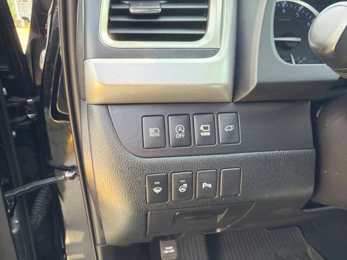 Used 2019 Toyota Highlander Limited Platinum AWD/4WD image 23