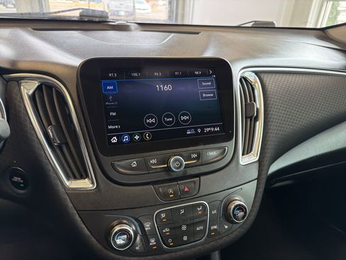 Used 2020 Chevrolet Malibu LT image 24