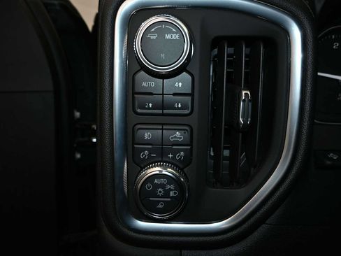 Used 2021 GMC Sierra 2500 AT4 w/ AT4 Premium Plus Package AWD/4WD image 19