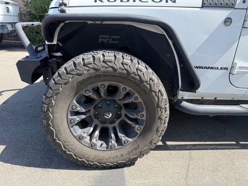 Used 2015 Jeep Wrangler Rubicon w/ Connectivity Group AWD/4WD image 7