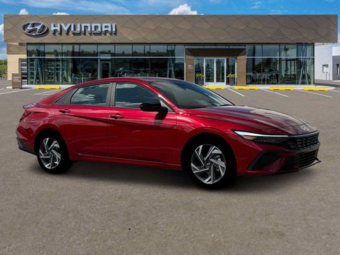 Certified 2025 Hyundai Elantra Sport FWD image 10