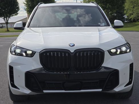 Used 2026 BMW X5 xDrive40i w/ M Sport Package AWD/4WD image 3