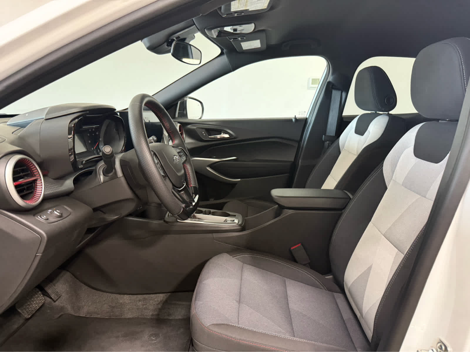 Used 2026 Chevrolet Trax RS w/ Driver Confidence Package FWD image 13