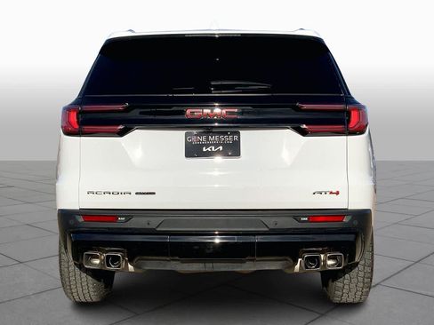 Used 2024 GMC Acadia AT4 w/ Luxury Package image 4