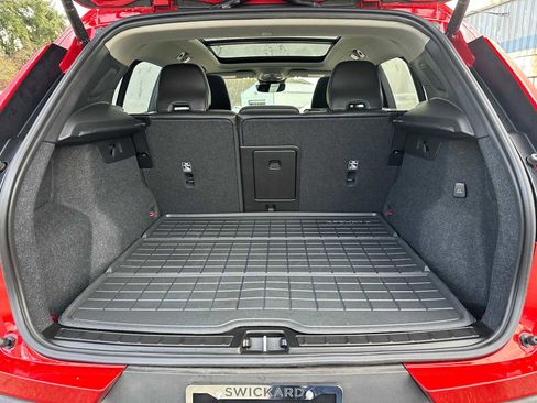 Certified 2024 Volvo XC40 B5 Plus w/ Protection Package Premier image 14