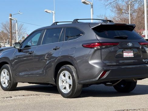 Certified 2023 Toyota Highlander LE image 5
