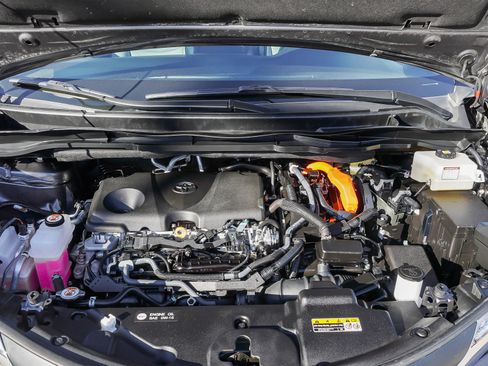 Used 2025 Toyota Sienna XLE image 15