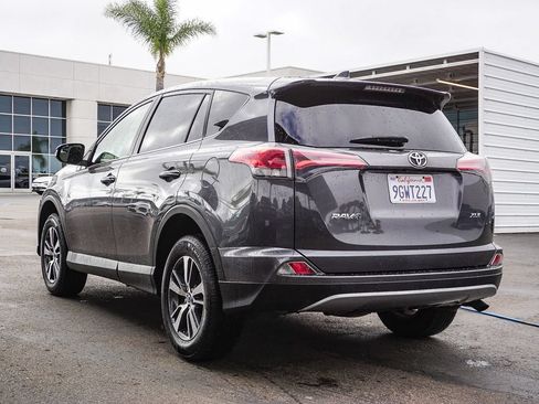 Used 2017 Toyota RAV4 XLE w/ Carpet Mat Package FWD image 5