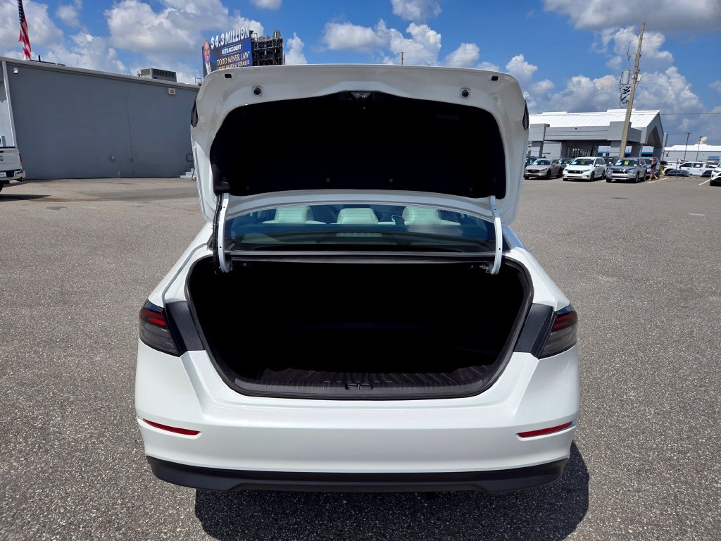 Used 2023 Honda Accord EX image 19