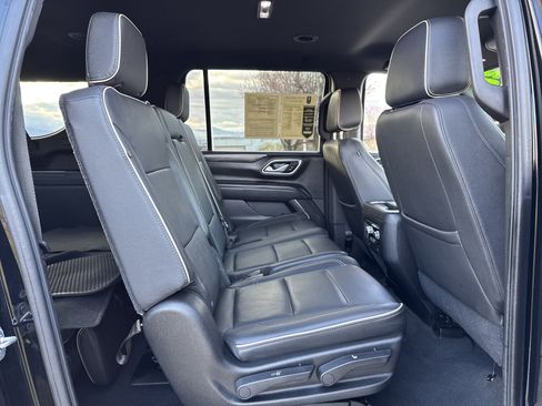 Used 2021 GMC Yukon XL SLT image 23