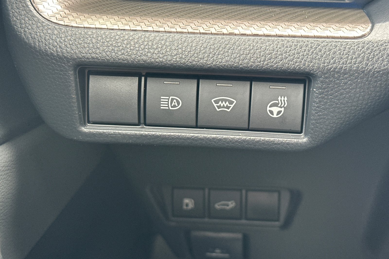 New 2027 Toyota Prius Limited FWD image 30