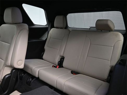 Used 2023 Chevrolet Traverse LT image 24