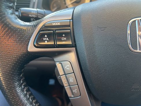 Used 2016 Honda Odyssey Touring Elite image 17