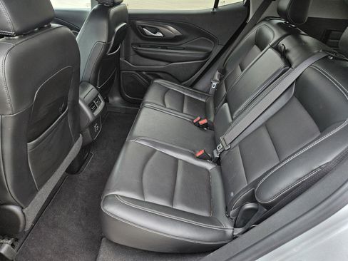 Used 2022 GMC Terrain SLT image 31