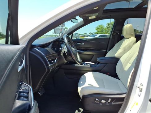 Used 2020 Cadillac XT4 Sport w/ Driver Awareness Package AWD/4WD image 16