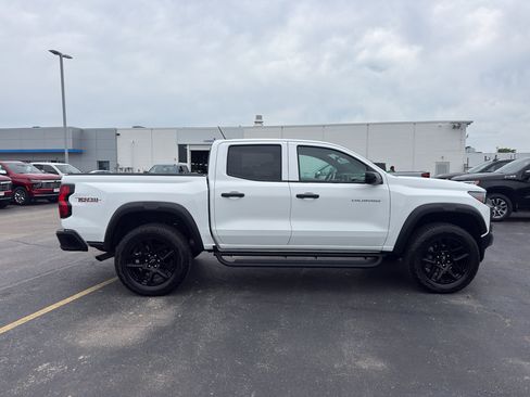 Used 2024 Chevrolet Colorado Trail Boss w/ Technology Package AWD/4WD image 4