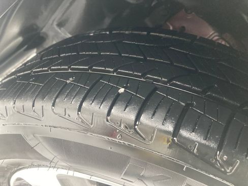 Used 2019 Jeep Cherokee Limited image 32