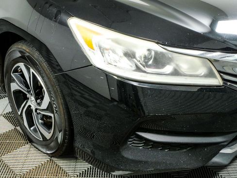 Used 2016 Honda Accord LX image 31