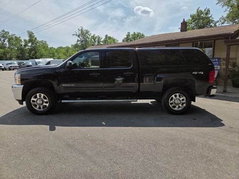 Used 2014 Chevrolet Silverado 2500 LT w/ Interior Plus Package AWD/4WD image 3