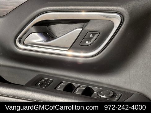 Used 2024 Chevrolet Suburban LT image 23