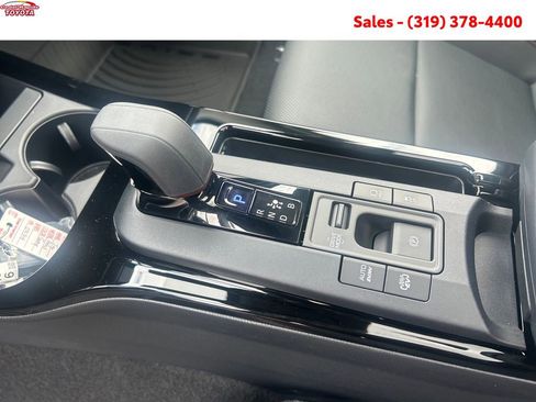 New 2026 Toyota Prius Plug-In Hybrid FWD image 19