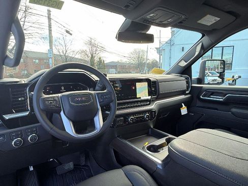 New 2026 GMC Sierra 2500 SLT w/ SLT Convenience Package image 16