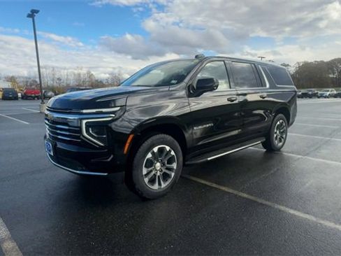 New 2026 Chevrolet Suburban LT w/ Comfort Package image 4