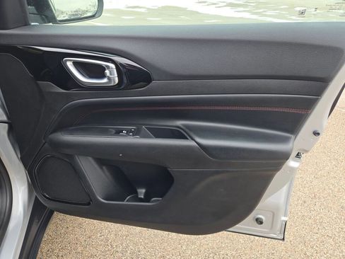 Used 2024 Jeep Compass Trailhawk image 5