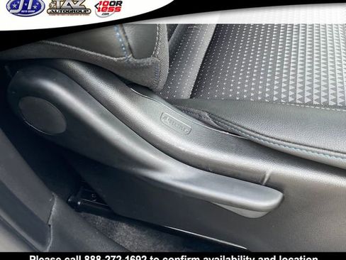 Used 2025 Chevrolet Trax LT FWD image 14
