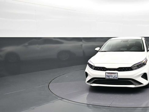 Used 2024 Kia Forte LX FWD image 2