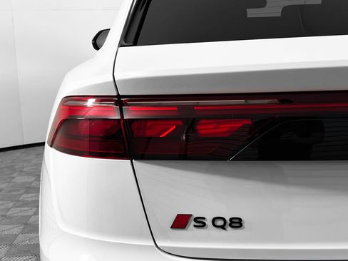 Certified 2024 Audi SQ8 Prestige image 15