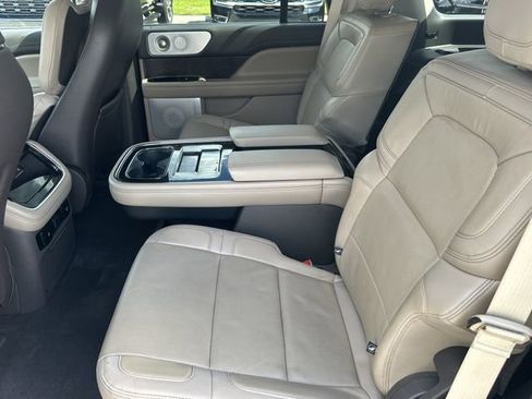 Used 2023 Lincoln Navigator Reserve RWD image 16