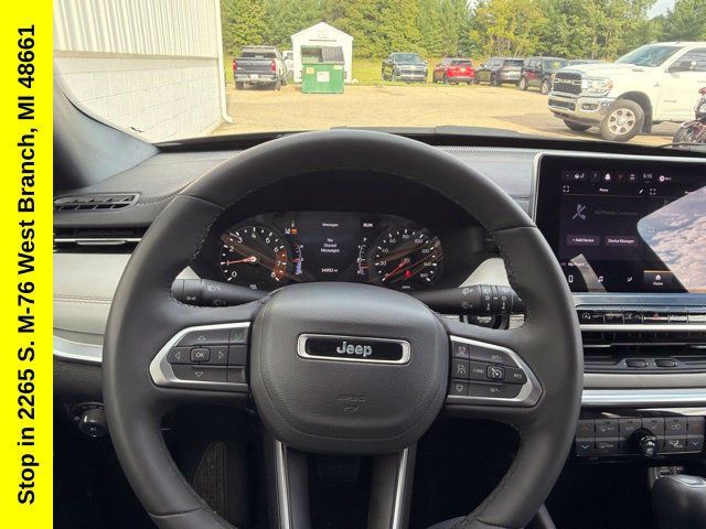 Used 2025 Jeep Compass Limited AWD/4WD image 32