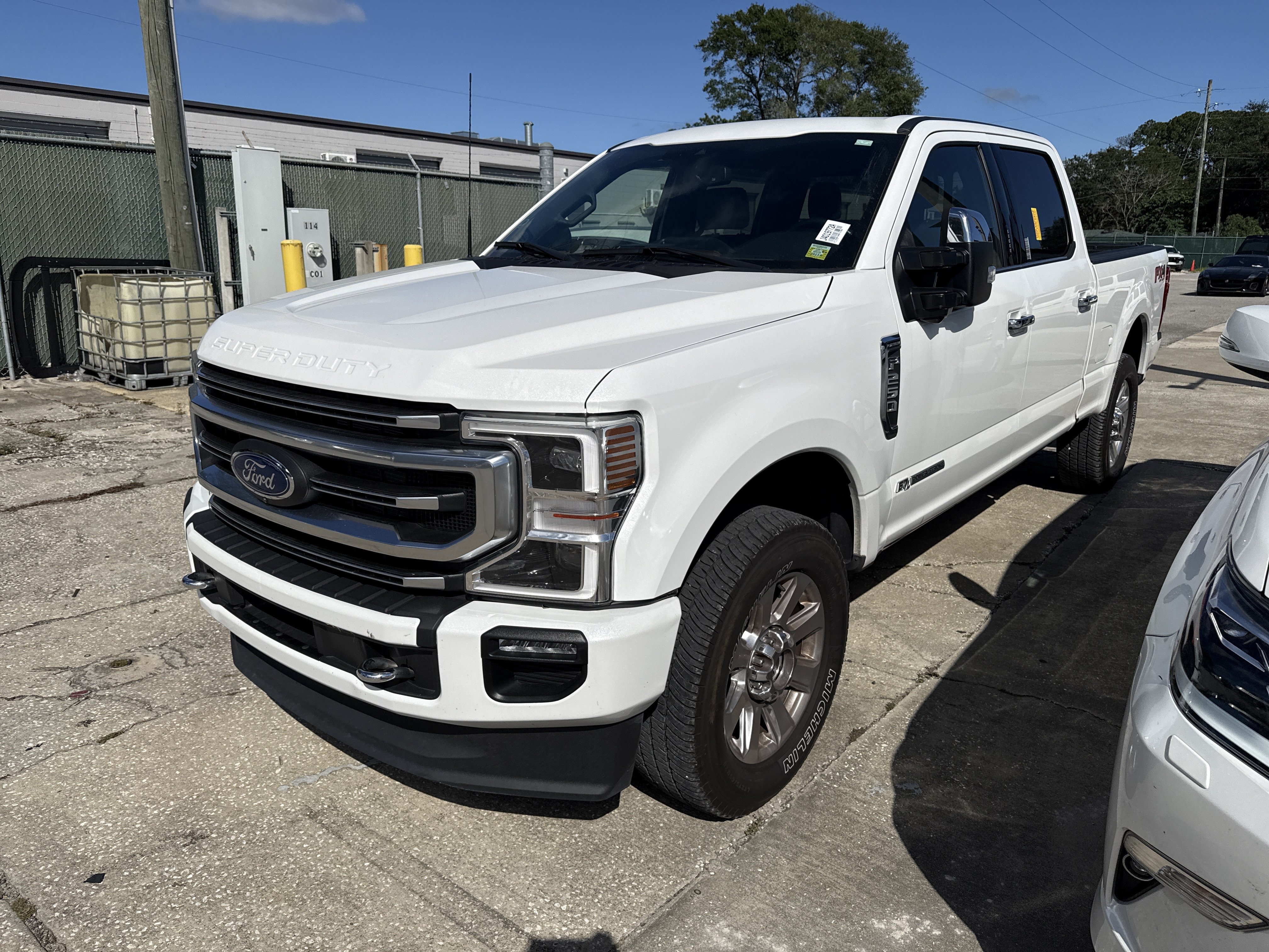 Used 2022 Ford F250 Platinum w/ FX4 Off-Road Package AWD/4WD image 2