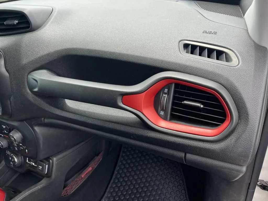 Used 2021 Jeep Renegade Trailhawk w/ Sun & Sound Group AWD/4WD image 25
