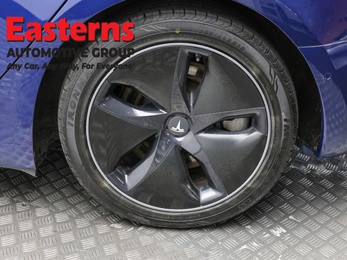 Used 2018 Tesla Model 3 Long Range AWD/4WD image 8