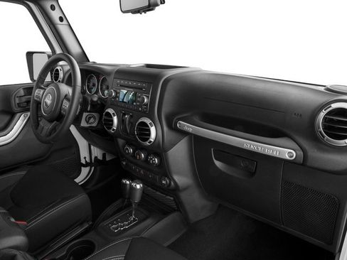Used 2016 Jeep Wrangler Rubicon w/ Power Convenience Group AWD/4WD image 21