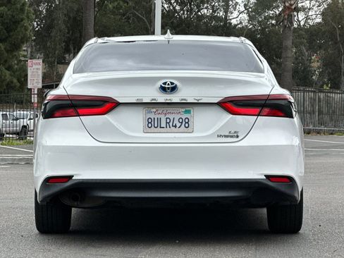 Used 2021 Toyota Camry LE image 4