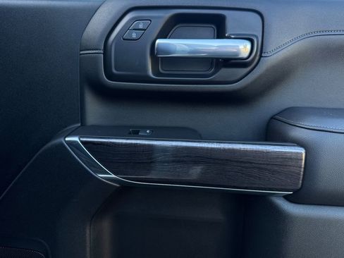 Certified 2021 Chevrolet Silverado 2500 LTZ w/ LTZ Plus Package image 19