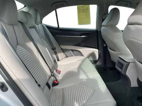 Used 2024 Toyota Camry SE image 18