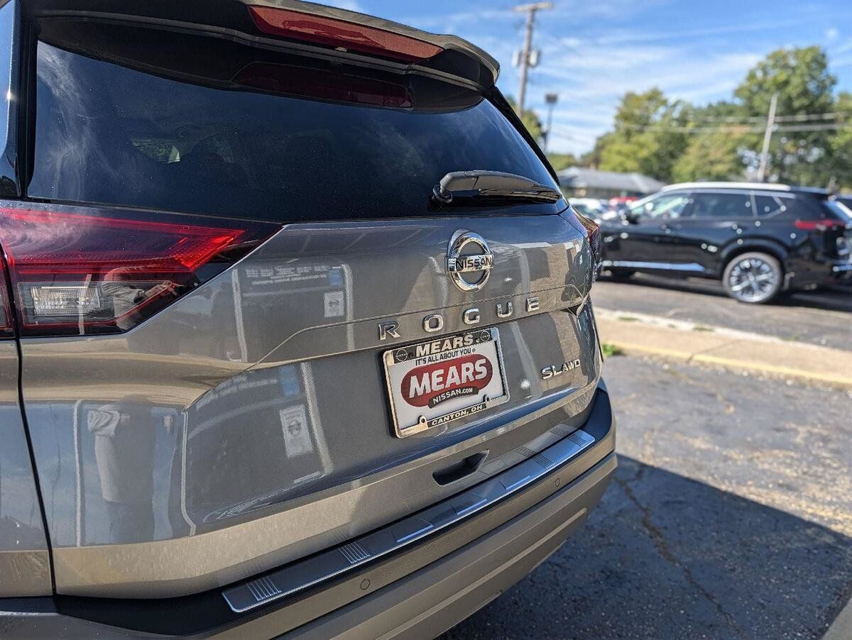 Used 2021 Nissan Rogue SL w/ Premium Package AWD/4WD image 9