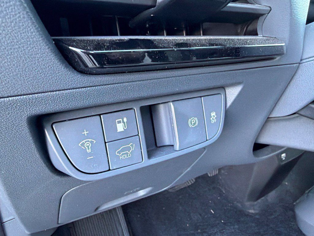 Used 2024 Kia EV6 Wind w/ Wind Technology Package AWD/4WD image 23
