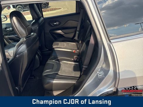 Used 2020 Jeep Cherokee Limited image 21